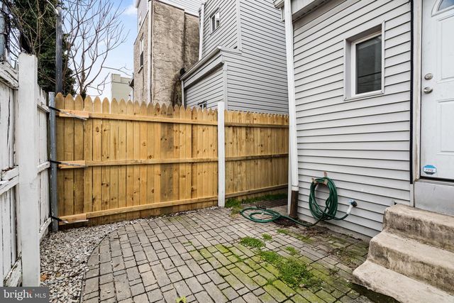 2517 E GORDON ST, Philadelphia, PA 19125