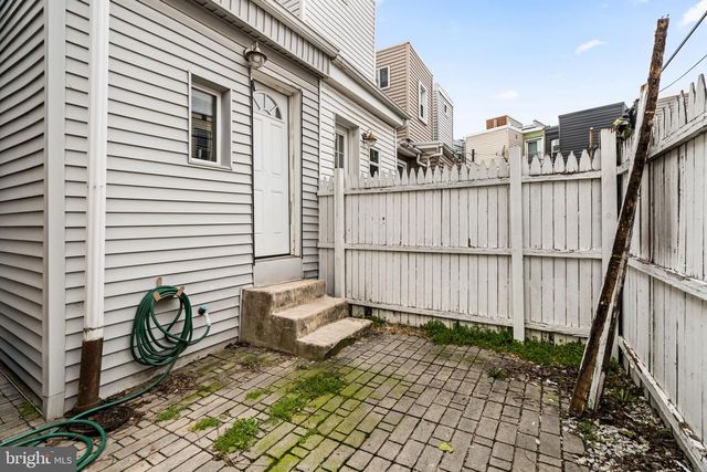 2517 E GORDON ST, Philadelphia, PA 19125