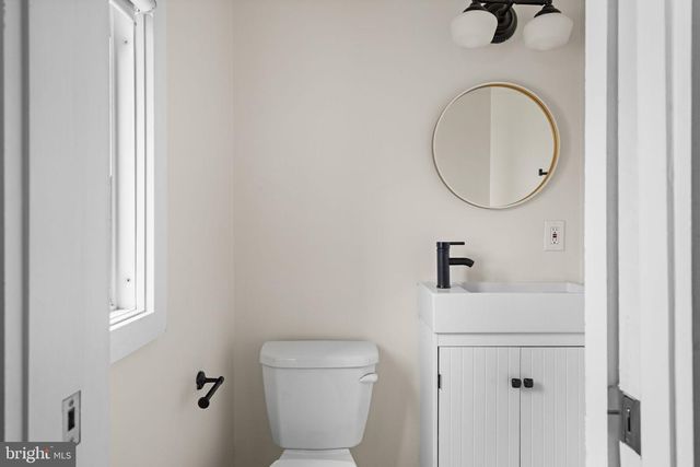 2517 E GORDON ST, Philadelphia, PA 19125