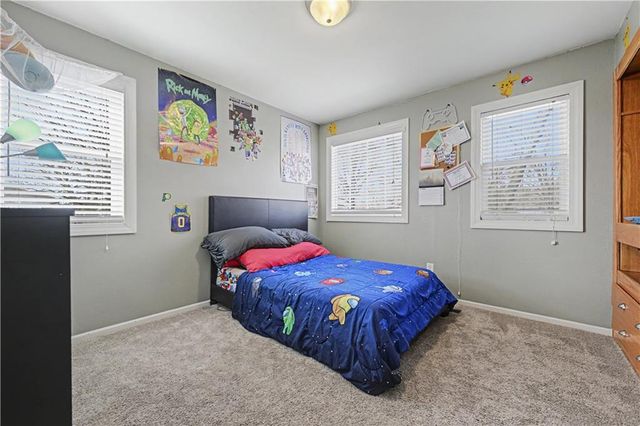 15210 Navaho Drive, Olathe, KS 66062