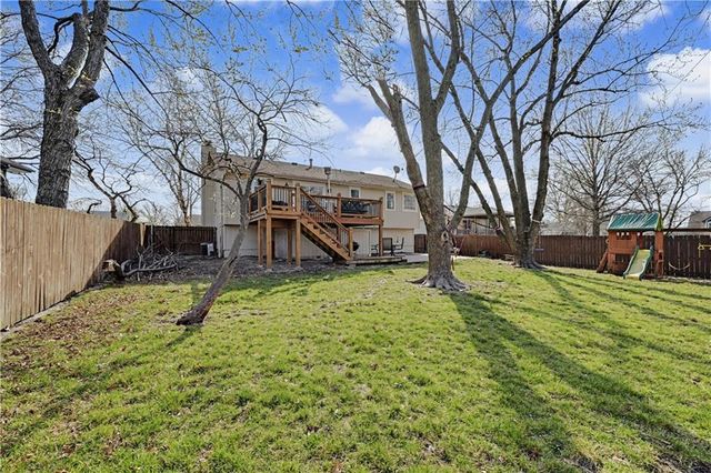 15210 Navaho Drive, Olathe, KS 66062