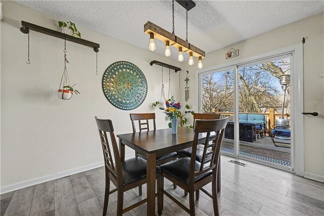 15210 Navaho Drive, Olathe, KS 66062