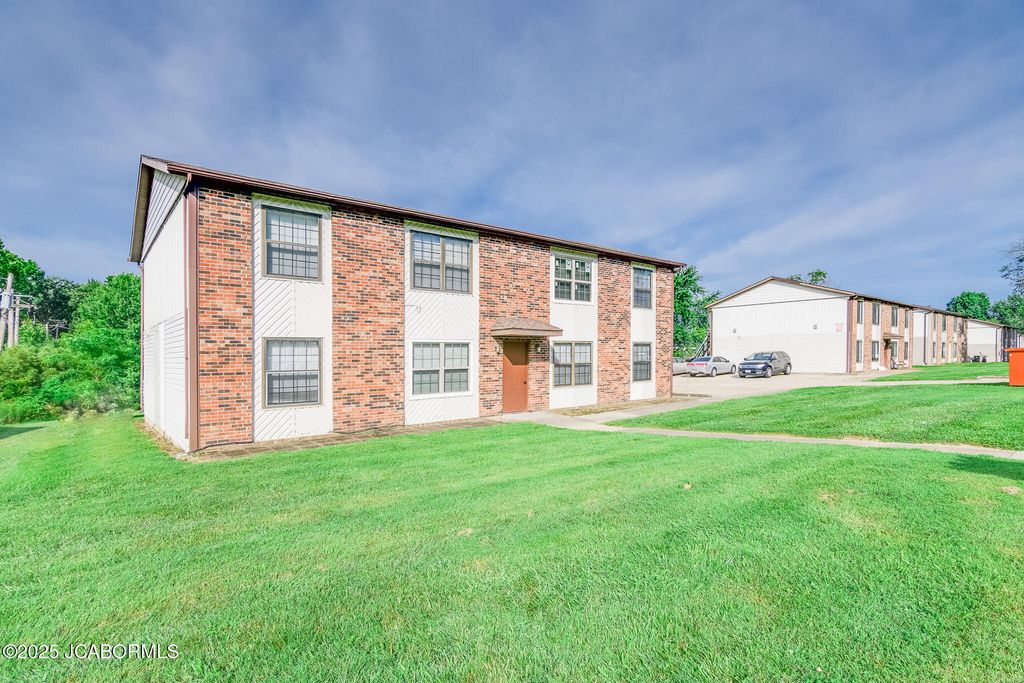 5117 S BROOKS DRIVE, Jefferson City, MO 65109