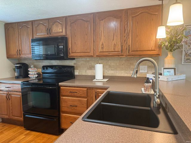 9359 S Lake Ridge Drive, Bloomington, IN 47401
