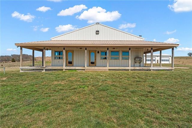 374 N 750 Road, Overbrook, KS 66524