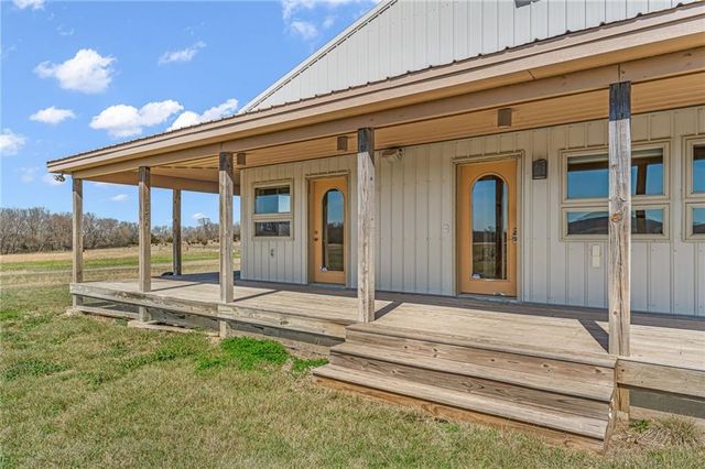 374 N 750 Road, Overbrook, KS 66524