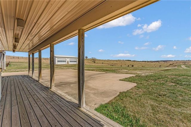 374 N 750 Road, Overbrook, KS 66524
