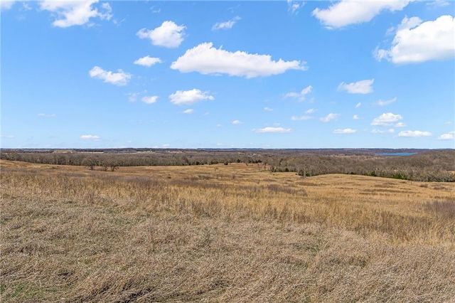 374 N 750 Road, Overbrook, KS 66524