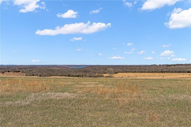 374 N 750 Road, Overbrook, KS 66524