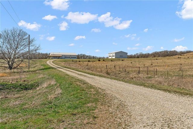 374 N 750 Road, Overbrook, KS 66524