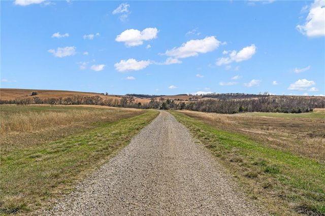 374 N 750 Road, Overbrook, KS 66524