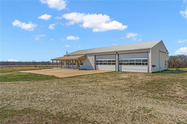 374 N 750 Road, Overbrook, KS 66524