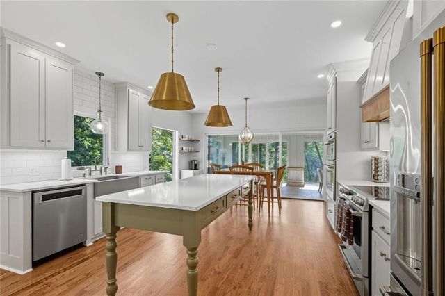 3680 Lamplighter Cove Road, Gainesville, GA 30504