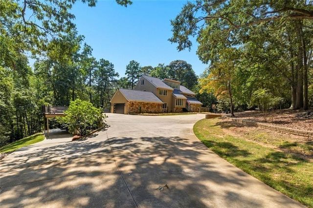 3680 Lamplighter Cove Road, Gainesville, GA 30504