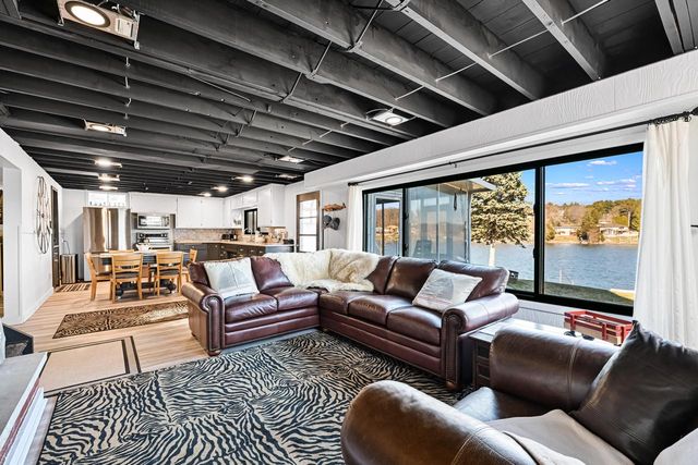 N7374 Chapel DRIVE, Whitewater, WI 53190