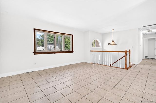 23 Marcy Lane, Middletown, NY 10941