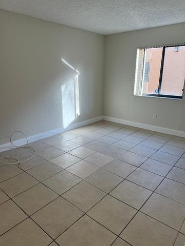 6043 10th Avenue N 231, Greenacres, FL 33463