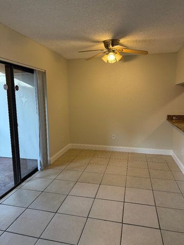 6043 10th Avenue N 231, Greenacres, FL 33463