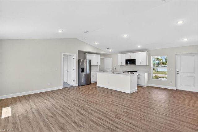 2006 NW 13th PL, Cape Coral, FL 33993