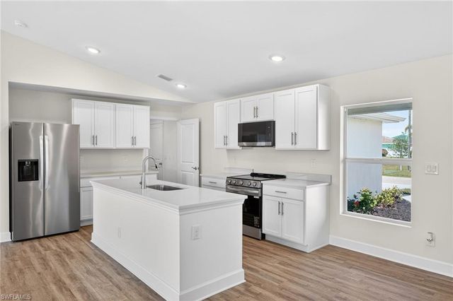 2006 NW 13th PL, Cape Coral, FL 33993