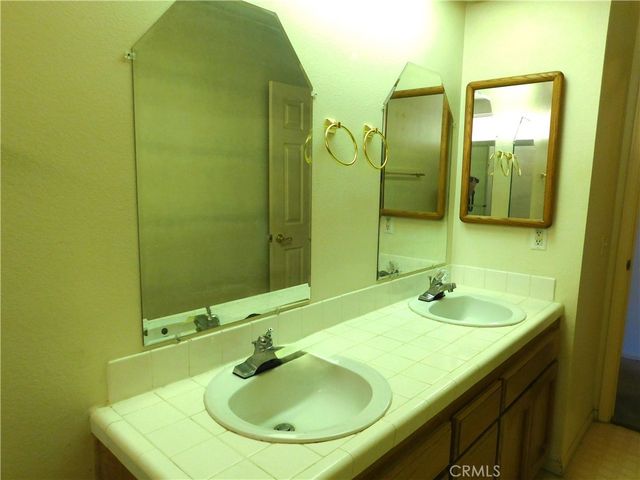 21864 Garibaldi, California City, CA 93505