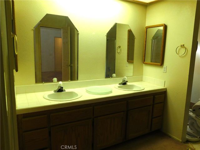 21864 Garibaldi, California City, CA 93505