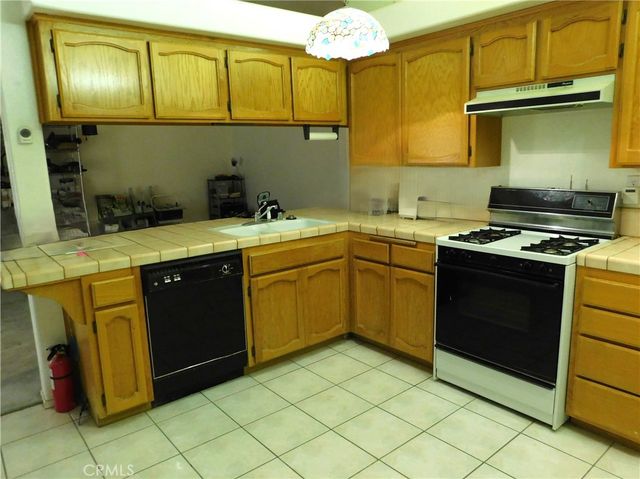 21864 Garibaldi, California City, CA 93505