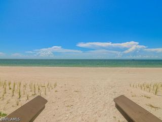 8473 Bay Colony DR 304, Naples, FL 34108