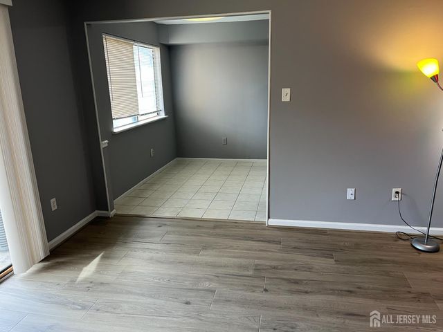 915 Edison Glen Terrace, Edison, NJ 08837