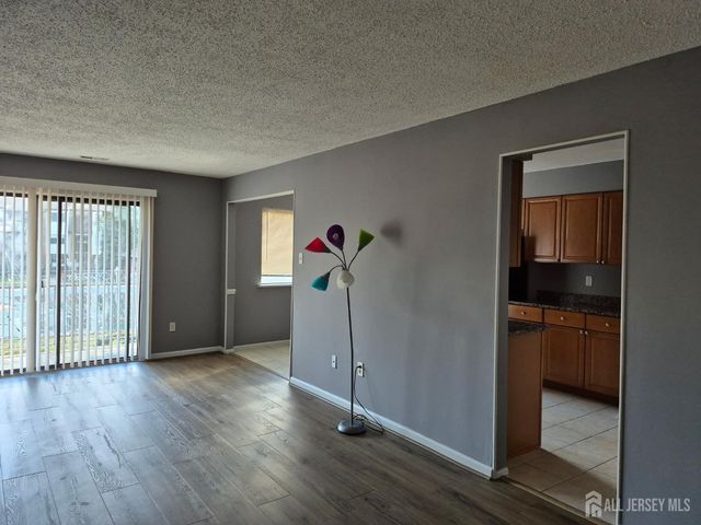 915 Edison Glen Terrace, Edison, NJ 08837