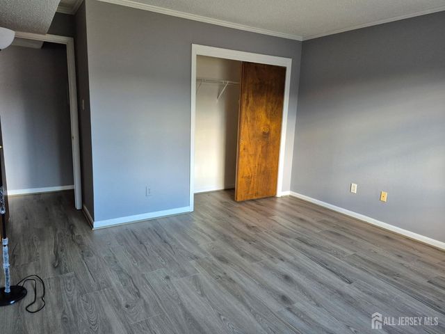 915 Edison Glen Terrace, Edison, NJ 08837