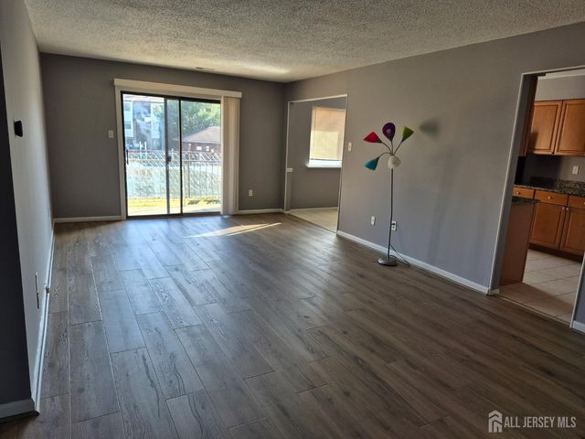 915 Edison Glen Terrace, Edison, NJ 08837