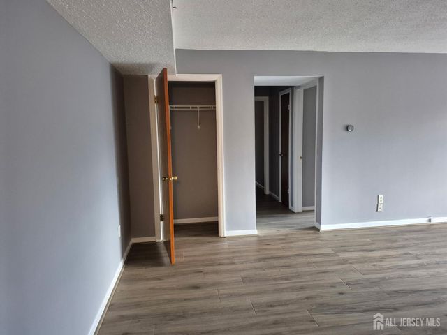 915 Edison Glen Terrace, Edison, NJ 08837