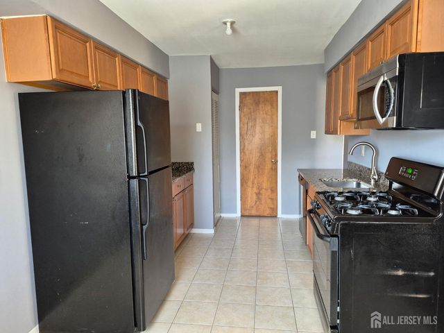 915 Edison Glen Terrace, Edison, NJ 08837