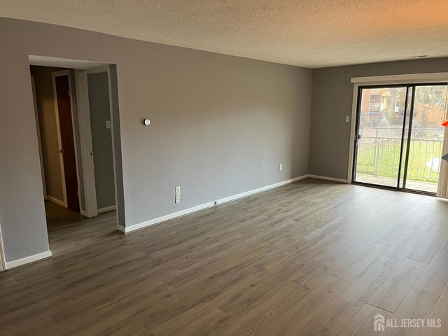 915 Edison Glen Terrace, Edison, NJ 08837