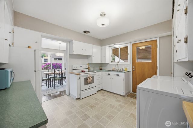 1209 Grover Street, Lynden, WA 98264