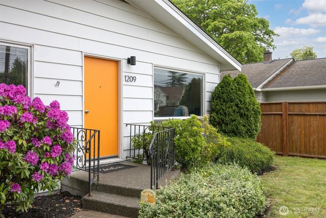 1209 Grover Street, Lynden, WA 98264