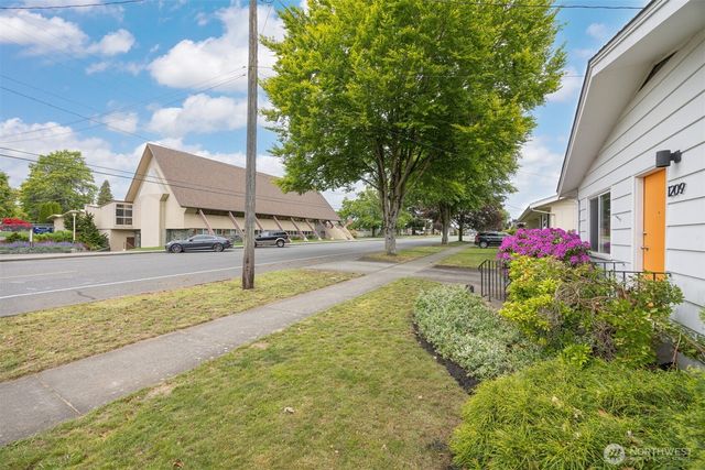 1209 Grover Street, Lynden, WA 98264