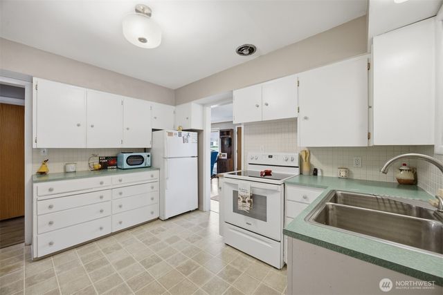 1209 Grover Street, Lynden, WA 98264