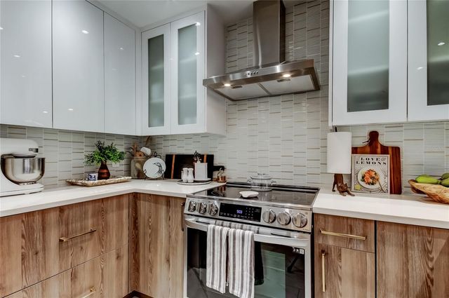 301 2ND STREET N 10, St Petersburg, FL 33701