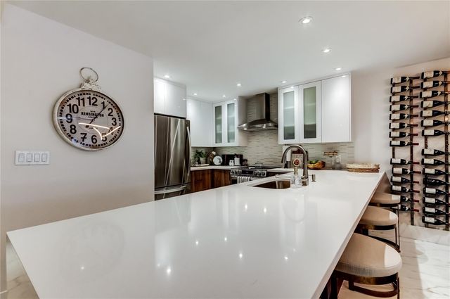 301 2ND STREET N 10, St Petersburg, FL 33701