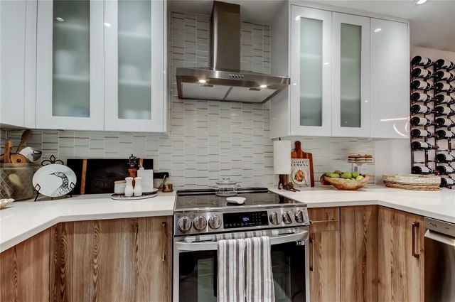 301 2ND STREET N 10, St Petersburg, FL 33701