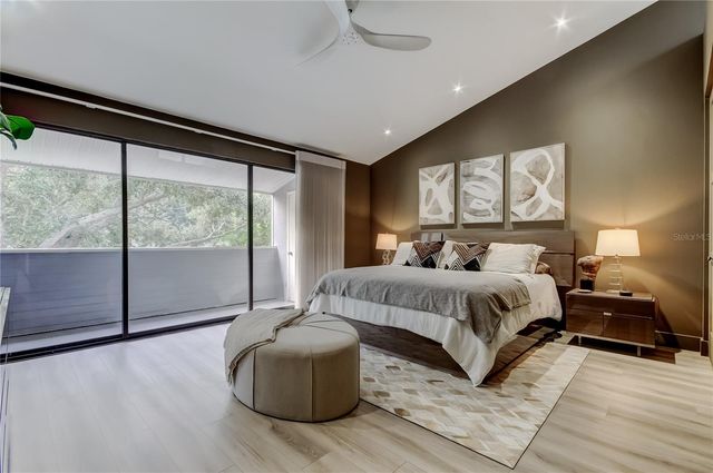 301 2ND STREET N 10, St Petersburg, FL 33701