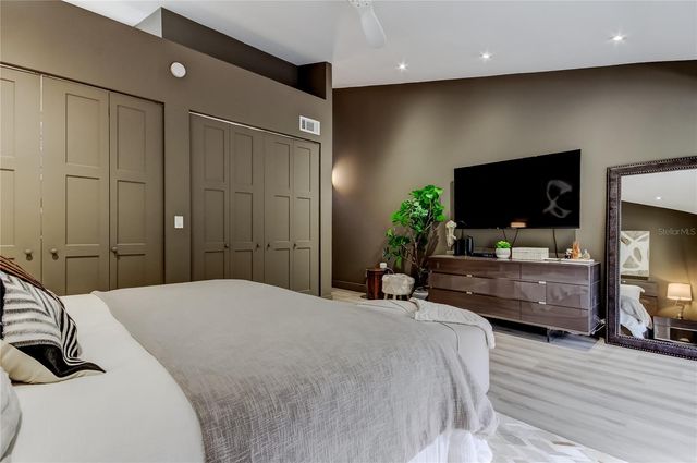 301 2ND STREET N 10, St Petersburg, FL 33701