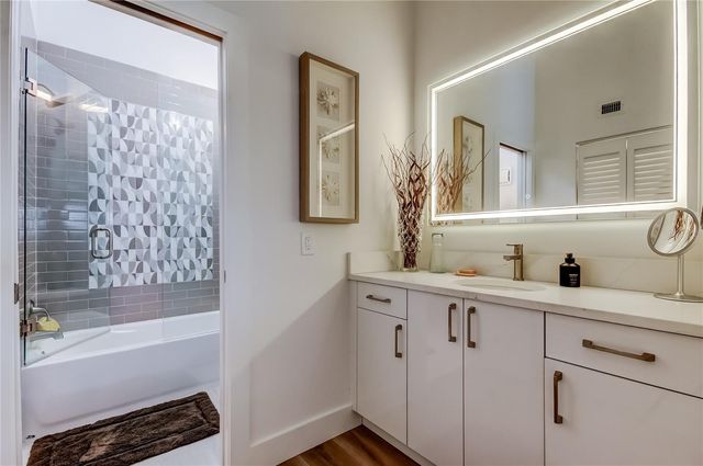 301 2ND STREET N 10, St Petersburg, FL 33701