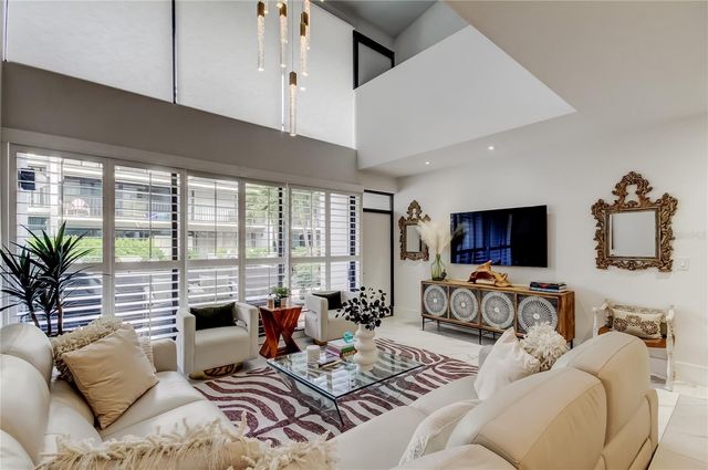 301 2ND STREET N 10, St Petersburg, FL 33701