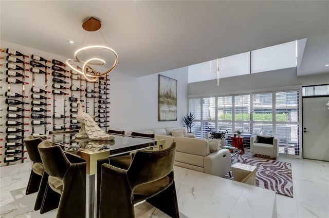 301 2ND STREET N 10, St Petersburg, FL 33701