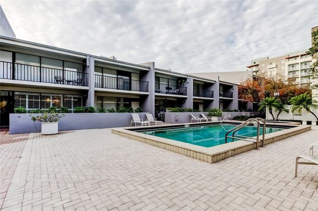 301 2ND STREET N 10, St Petersburg, FL 33701