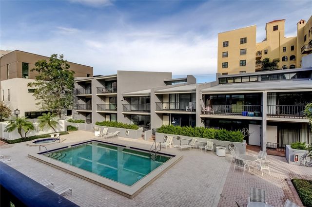 301 2ND STREET N 10, St Petersburg, FL 33701