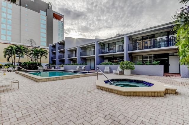 301 2ND STREET N 10, St Petersburg, FL 33701